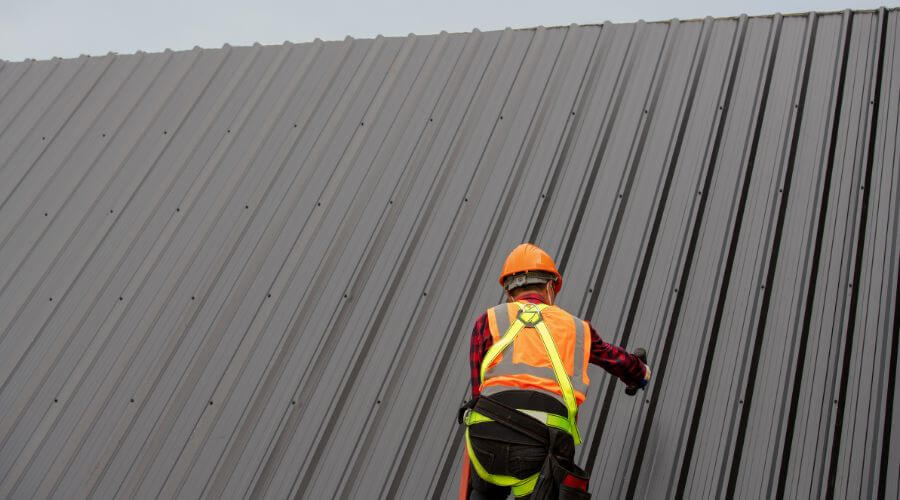 Professional metal roof installation services in Hewlett, NY